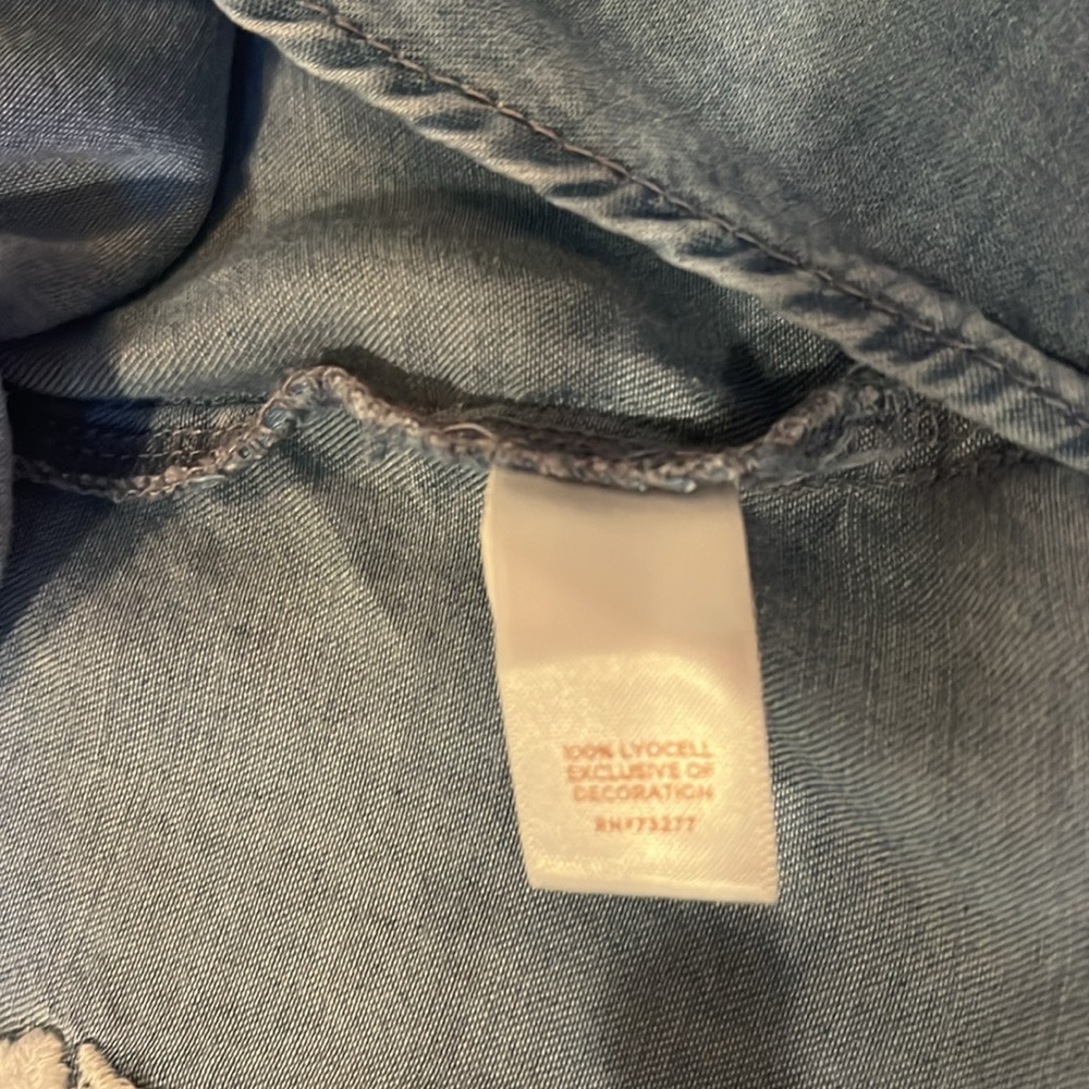 Lauren Conrad fun lightweight cap sleeve blue pull over top. - Picture 5 of 5